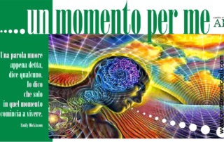 un momento per